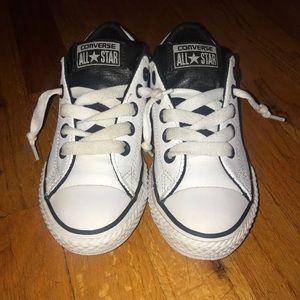 Boys Converse White/Navy Leather size 12.5